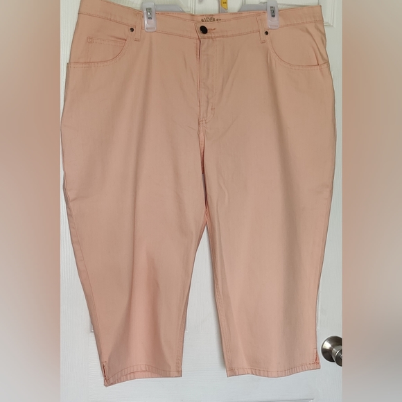 Lee Riders Capri Pants Size 24W Peach color - Picture 1 of 6